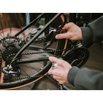 Dynamic Bike Care - Perie curatare transmisie bicicleta Claw Brush - negru