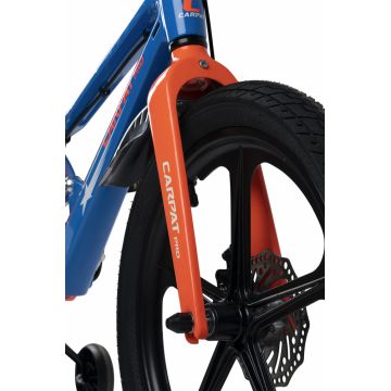 Bicicleta pentru copii Carpat PRO C18144B 18 inch AlbastruPortocaliu 5-7 ani Cadru aluminiu cu Suspensie, Frana spate tambur, frana fata V-Brake, Aparatoare lant, Janta Magneziu, Aparatori noroi fataspate, Sonerie Bicicleta pentru copii Carpat PRO C18144B 18 inch AlbastruPortocaliu 5-7 ani Cadru aluminiu cu Suspensie, Frana spate tambur, frana fata V-Brake, Aparatoare lant, Janta Magneziu, Aparatori noroi fataspate, Sonerie
