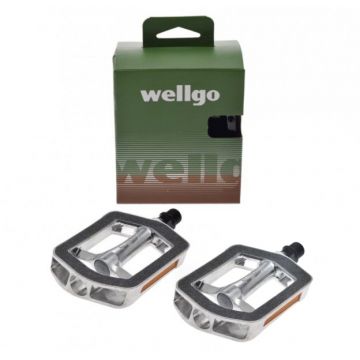 Set 2 pedale Wellgo din aluminiu cu insertii antiderapante pentru bicicleta, filet 9 16, culoare negru argintiu Set 2 pedale Wellgo din aluminiu cu insertii antiderapante pentru bicicleta, filet 9 16, culoare negru argintiu