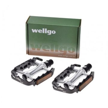 Set 2 pedale Wellgo din aluminiu pentru bicicleta, filet 9 16, culoare negru argintiu Set 2 pedale Wellgo din aluminiu pentru bicicleta, filet 9 16, culoare negru argintiu
